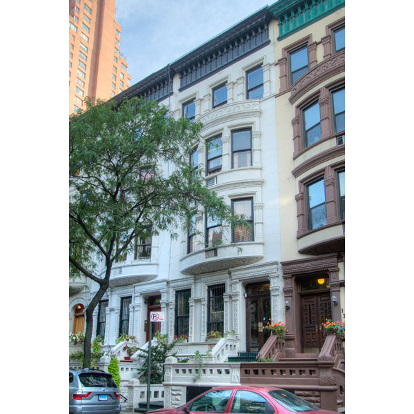 122 West 80th Street: Façade
