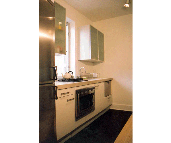 635 East 9th street: Kitchen