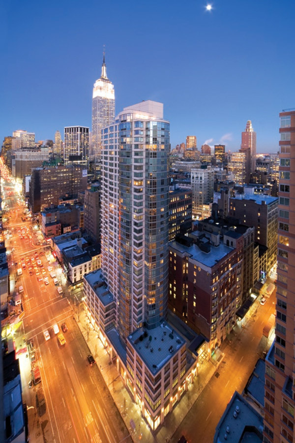 Archstone Chelsea: Exterior