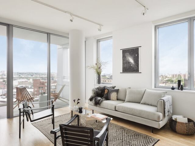 2-Bedroom at 300 Ashland Place