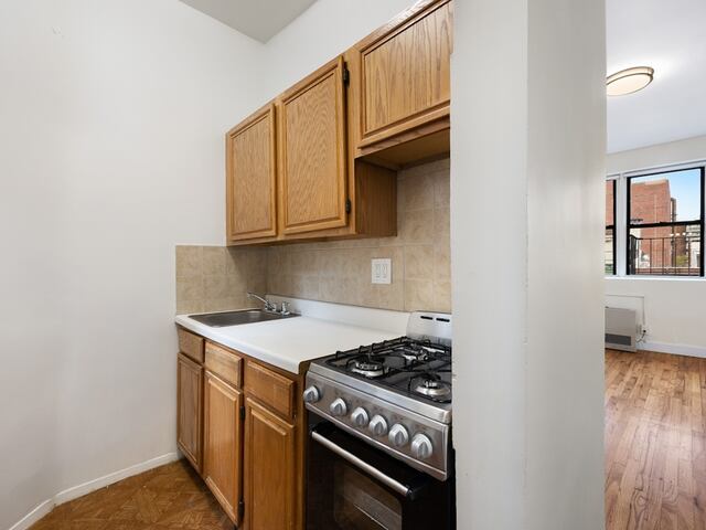 Studio at 624 East 11th Street