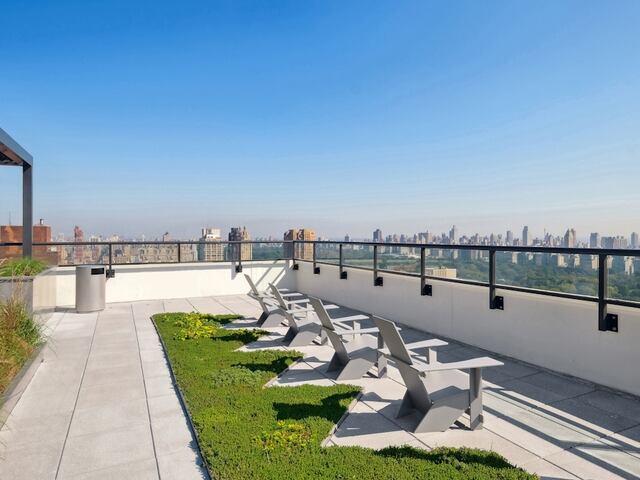 2-Bedroom at Two Lincoln Square