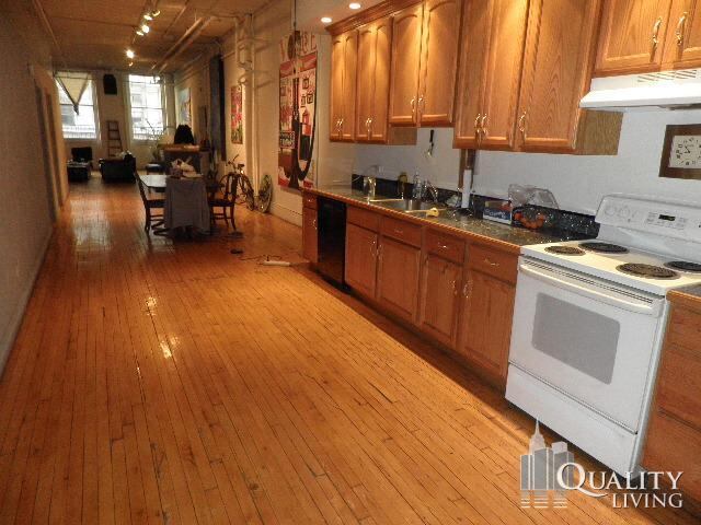 4-Bedroom at 579 Broadway