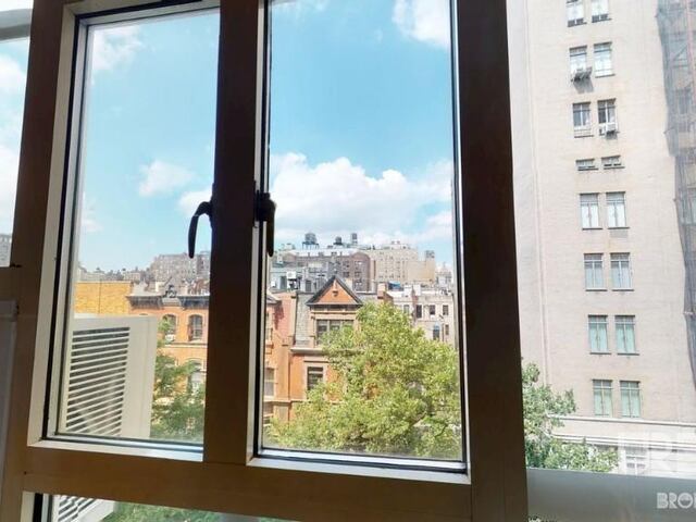 1-Bedroom at 10 West 74th Street