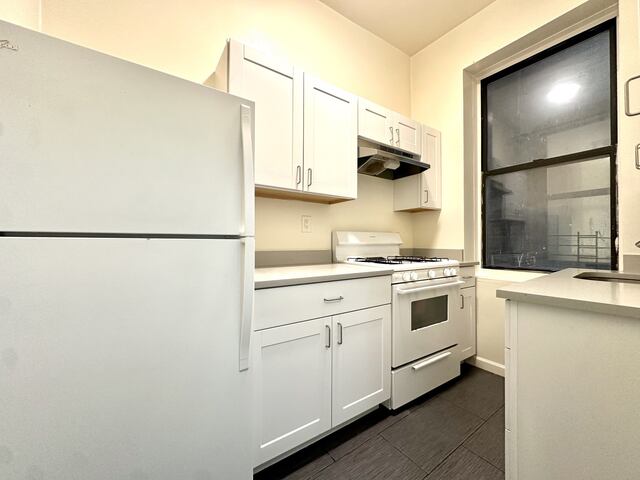 2-Bedroom at 3133 Broadway