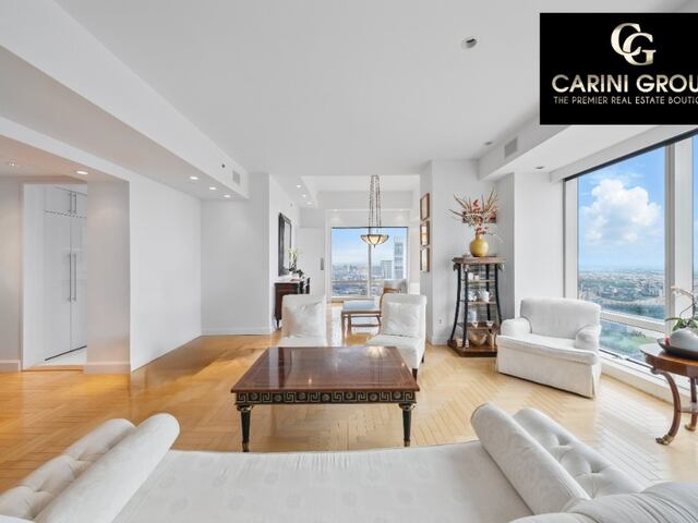 2-Bedroom at Trump World Tower