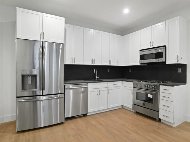 2-Bedroom at 121 Madison Avenue