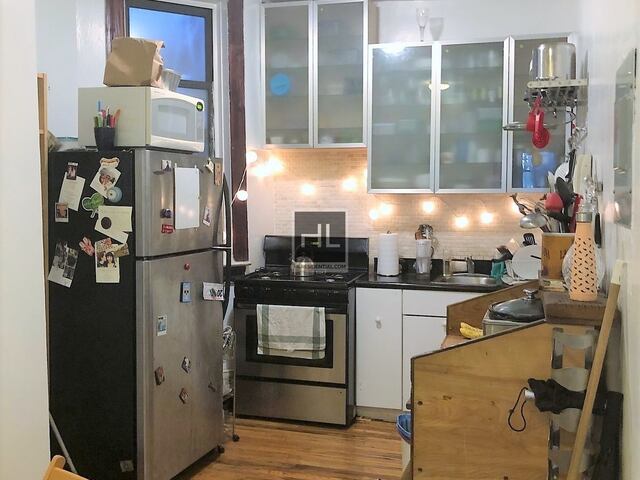 3-Bedroom at 479 Warren Street