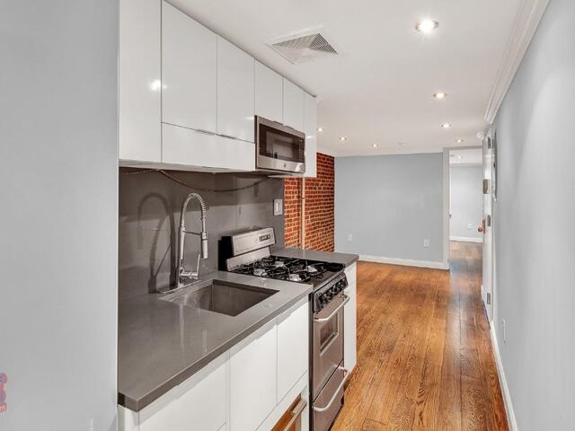4-Bedroom at 118 East 7th Street