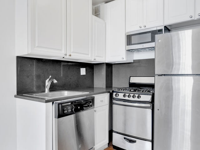 1-Bedroom at 876 Lexington Avenue