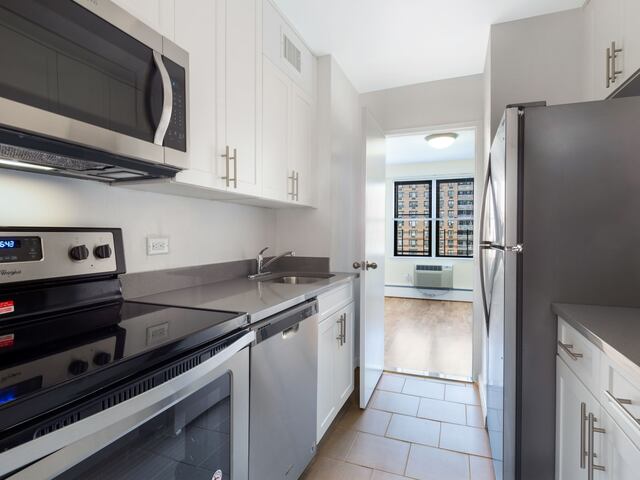 1-Bedroom at LeFrak City: Mexico