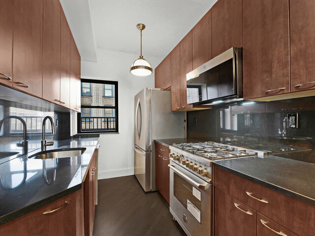 4-Bedroom at 121 Madison Avenue