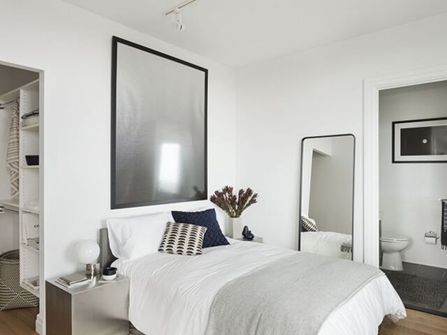 2-Bedroom at 300 Ashland Place