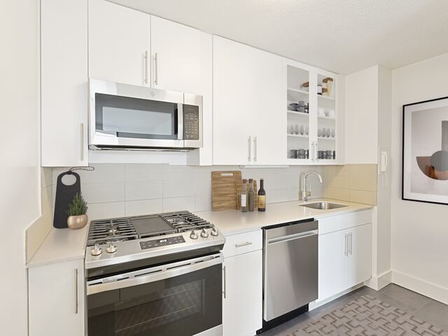 4-Bedroom at Kips Bay Court : 484 Second Ave