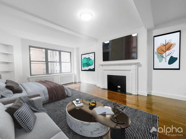 Studio at 20 Fifth Avenue