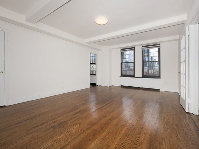 Studio at London Terrace Gardens: 430 West 24th