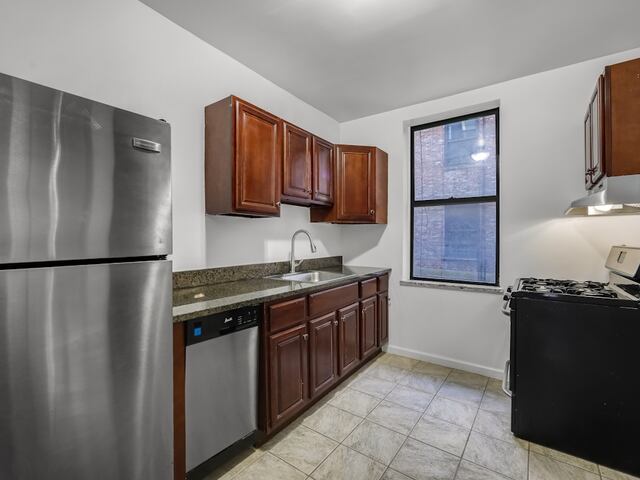 4-Bedroom at 3620 Broadway