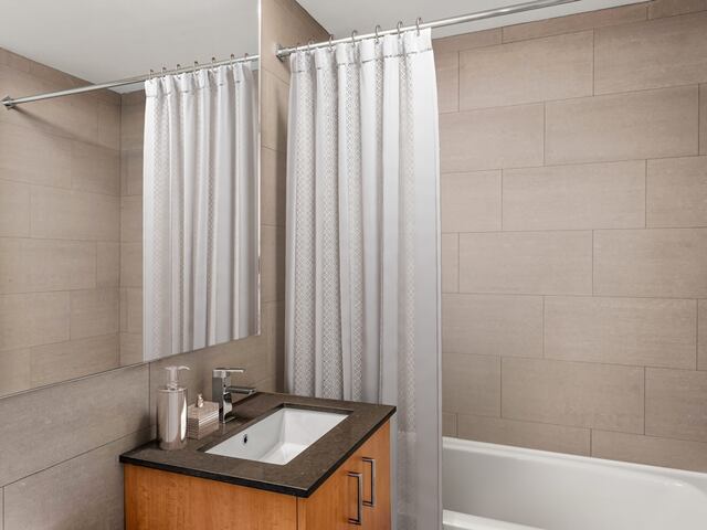 2-Bedroom at New York by Gehry