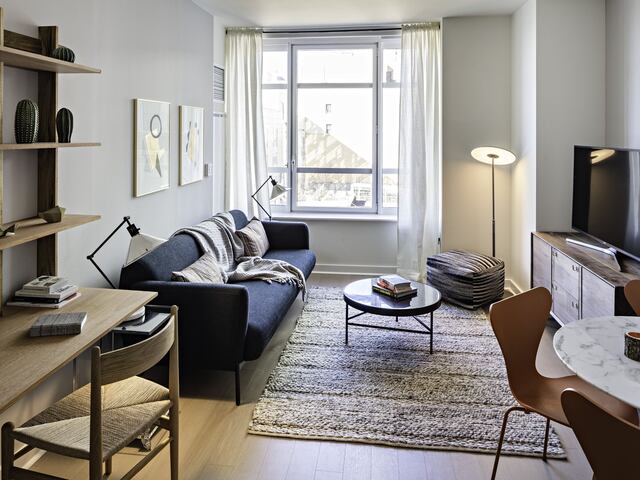 2-Bedroom at Hoyt and Horn