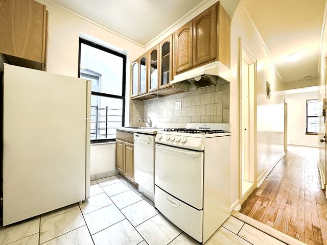 1-Bedroom at 3133 Broadway