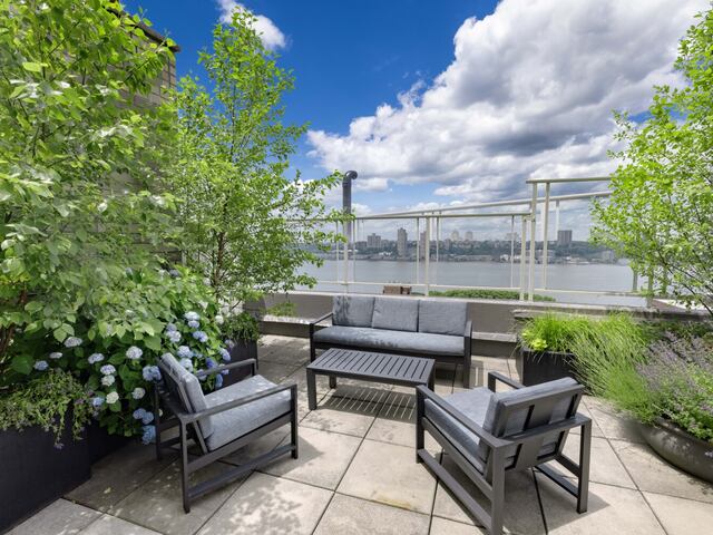 3-Bedroom at West River House