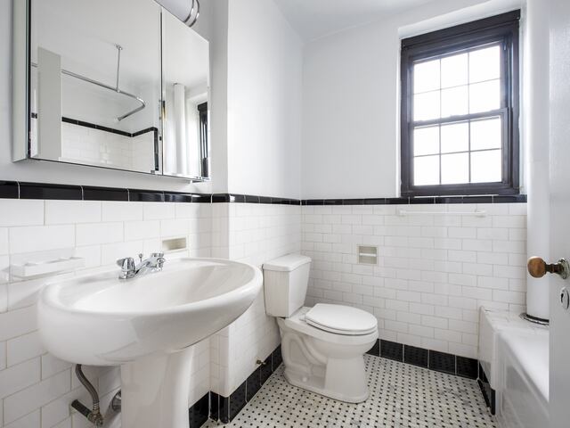 1-Bedroom at London Terrace Gardens: 420 West 24th