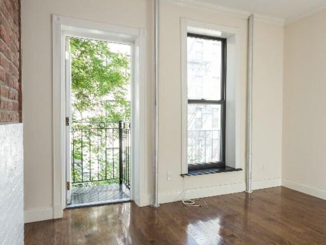 Studio at 635 East 6th Street