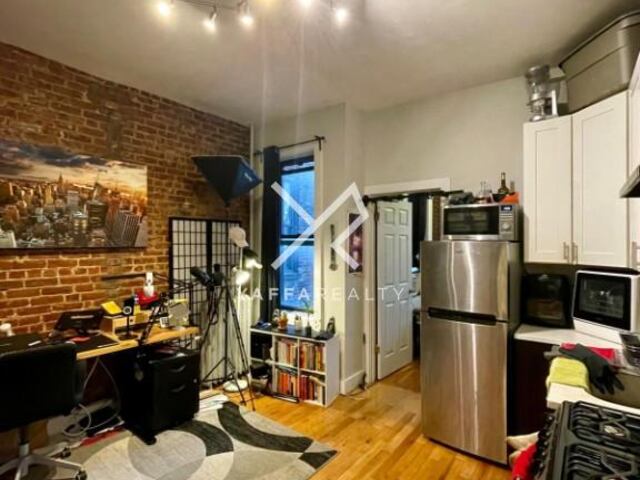 2-Bedroom at 807 Saint Johns Place