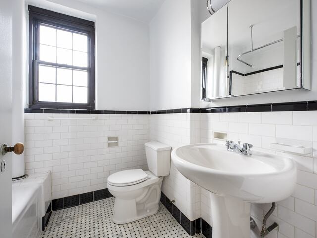 1-Bedroom at London Terrace Gardens: 420 West 24th