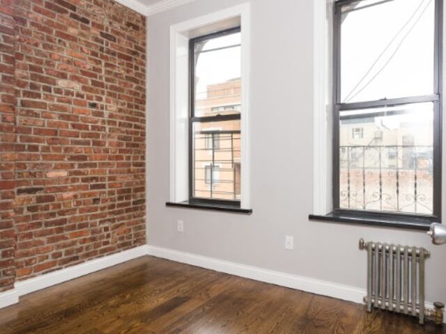 4-Bedroom at 325 East 5th Street