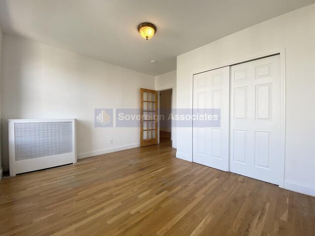 4-Bedroom at 3620 Broadway