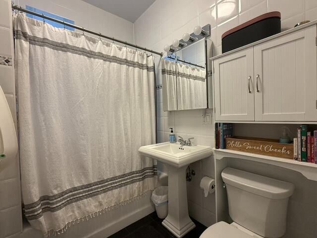 2-Bedroom at 305 Riverside Drive