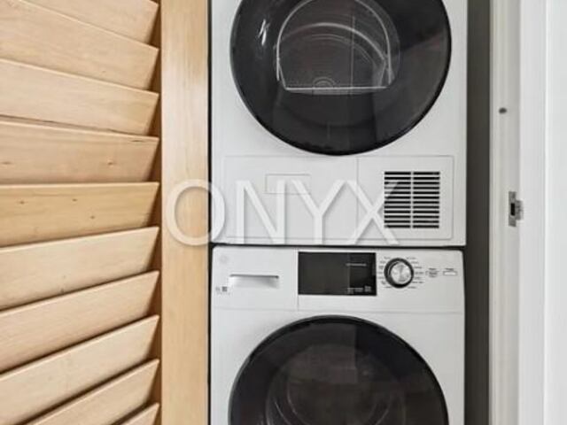 1-Bedroom at New York by Gehry