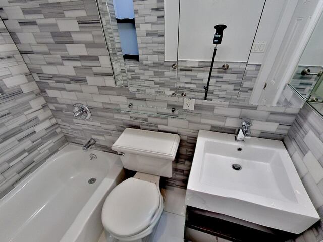 2-Bedroom at 325 East 5th Street