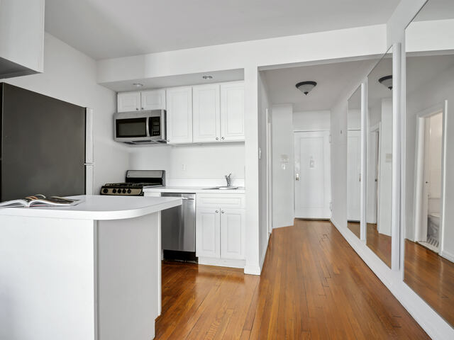 1-Bedroom at 426 West 49th Street