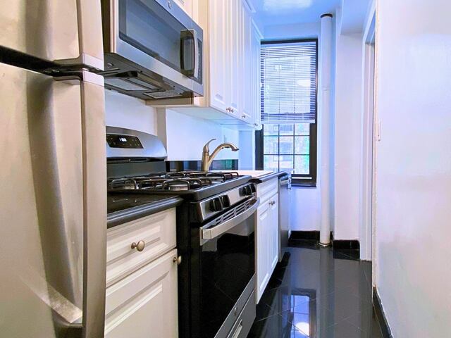 1-Bedroom at London Terrace Gardens: 425 West 23rd