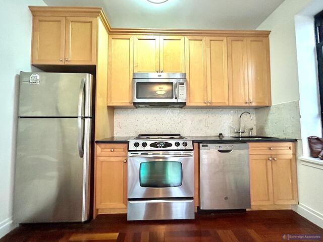 2-Bedroom at The Westbourne : 607 West 137th