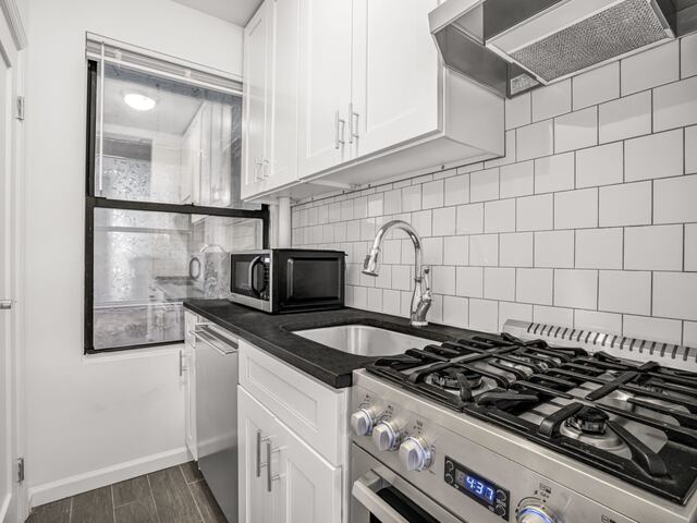 1-Bedroom at 20 Cornelia Street