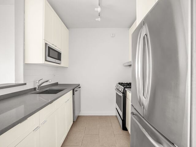 1-Bedroom at 420 West 42nd Street