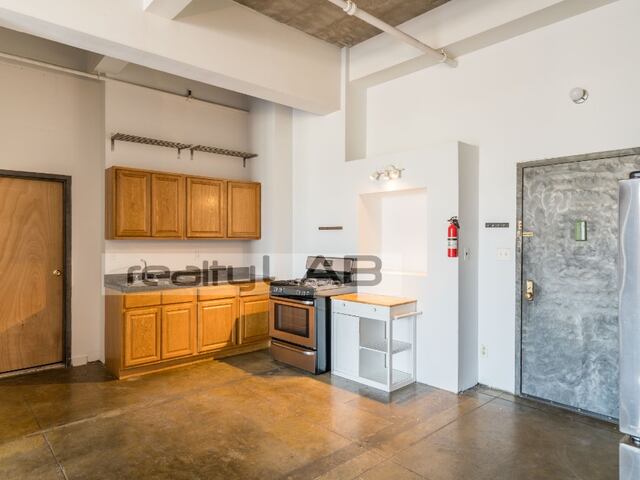 Studio at 1236 Atlantic Avenue