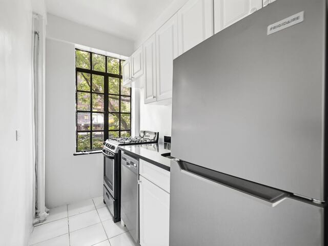 Studio at 433 West 21st Street