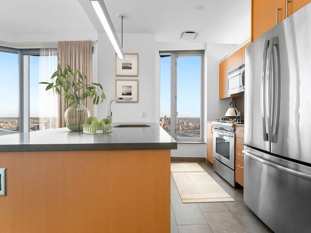 1-Bedroom at New York by Gehry