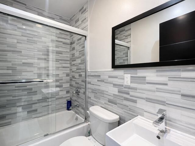 5-Bedroom at 961 Columbus Avenue