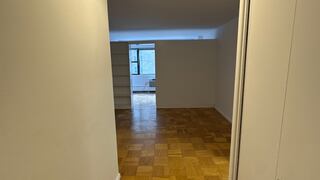 1-Bedroom at Ambassador East (Manhattan)