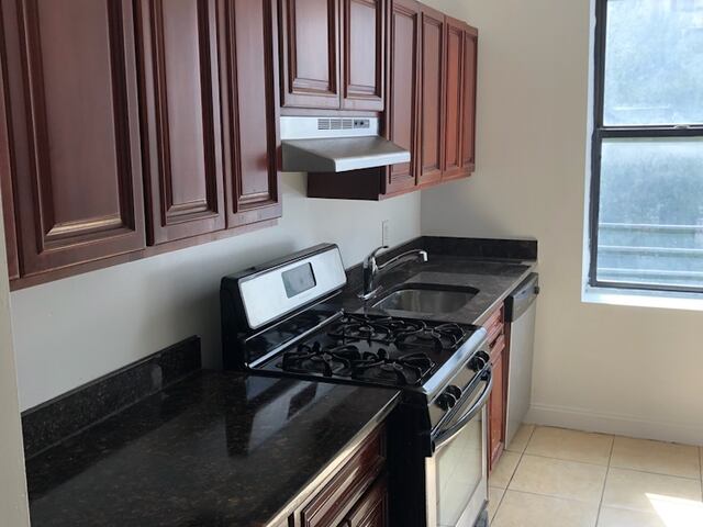 4-Bedroom at 3620 Broadway