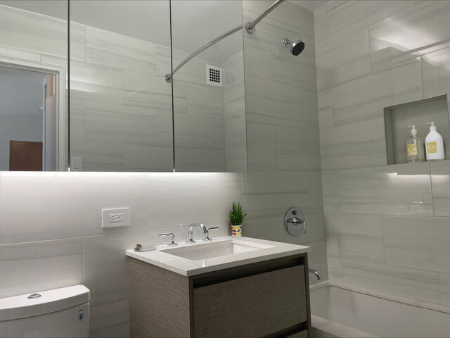 1-Bedroom at Murray Hill Manor