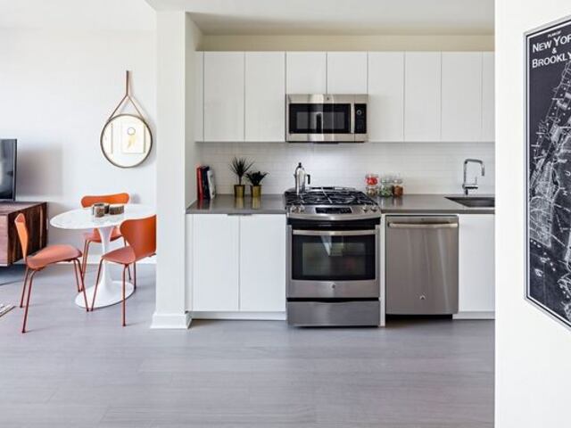 1-Bedroom at Hoyt and Horn