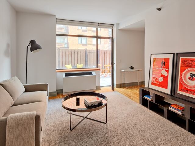 Studio at Court House Apartments