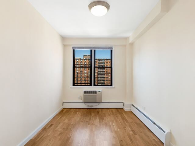 1-Bedroom at LeFrak City: Mexico