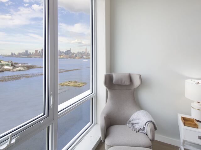 1-Bedroom at Newport: The Ellipse